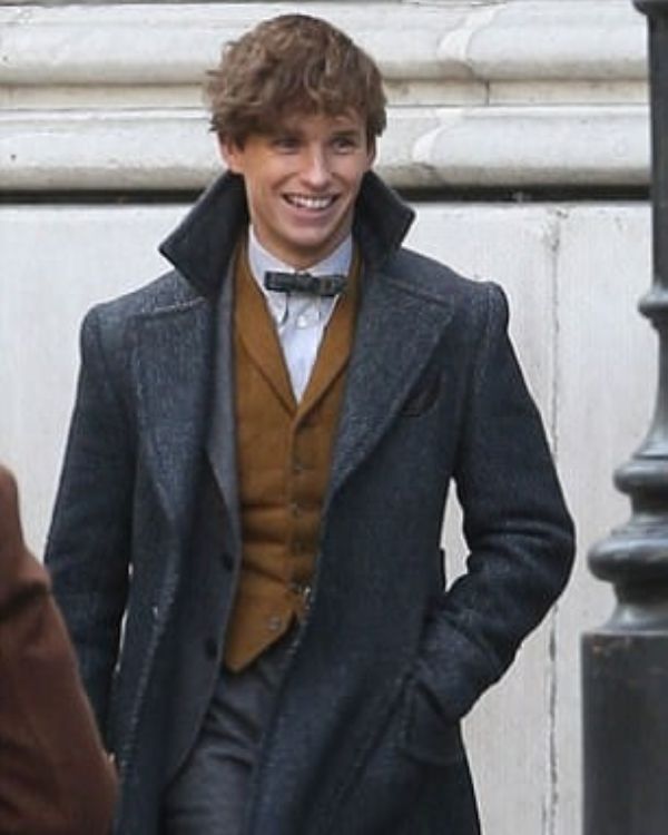 Fantastic Beasts The Secrets of Dumbledore Eddie Redmayne Grey Coat