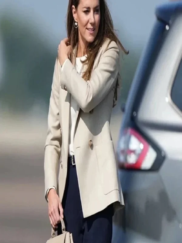 Kate Middleton beige blazer