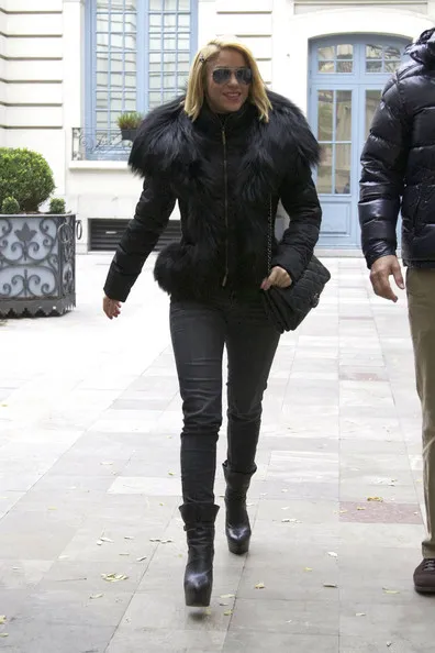 Shakira Black Fur Coat