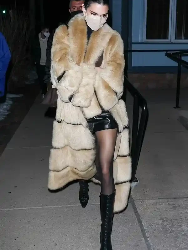 Kendall Jenner Glamorous Fluffy Fur Coat